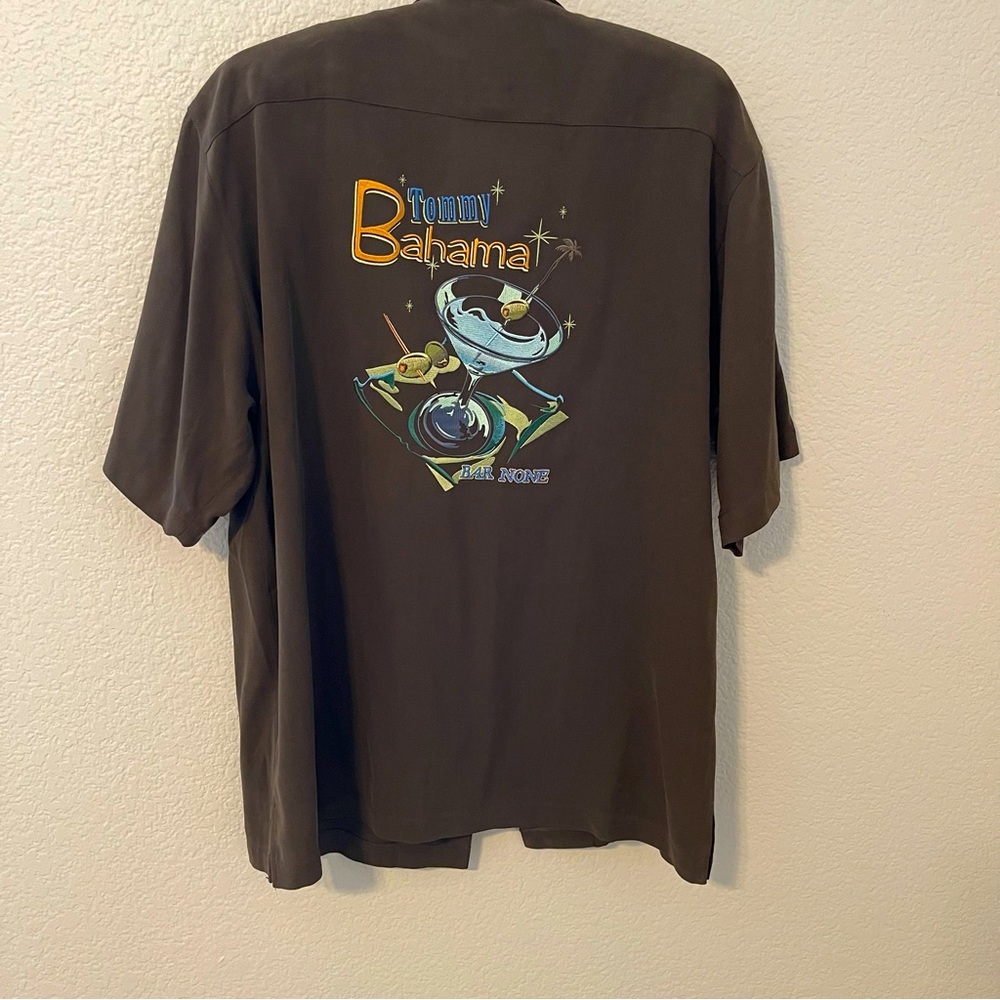 Tommy Bahama Silk Short Sleeve Camp Shirt, Large. Bar None.